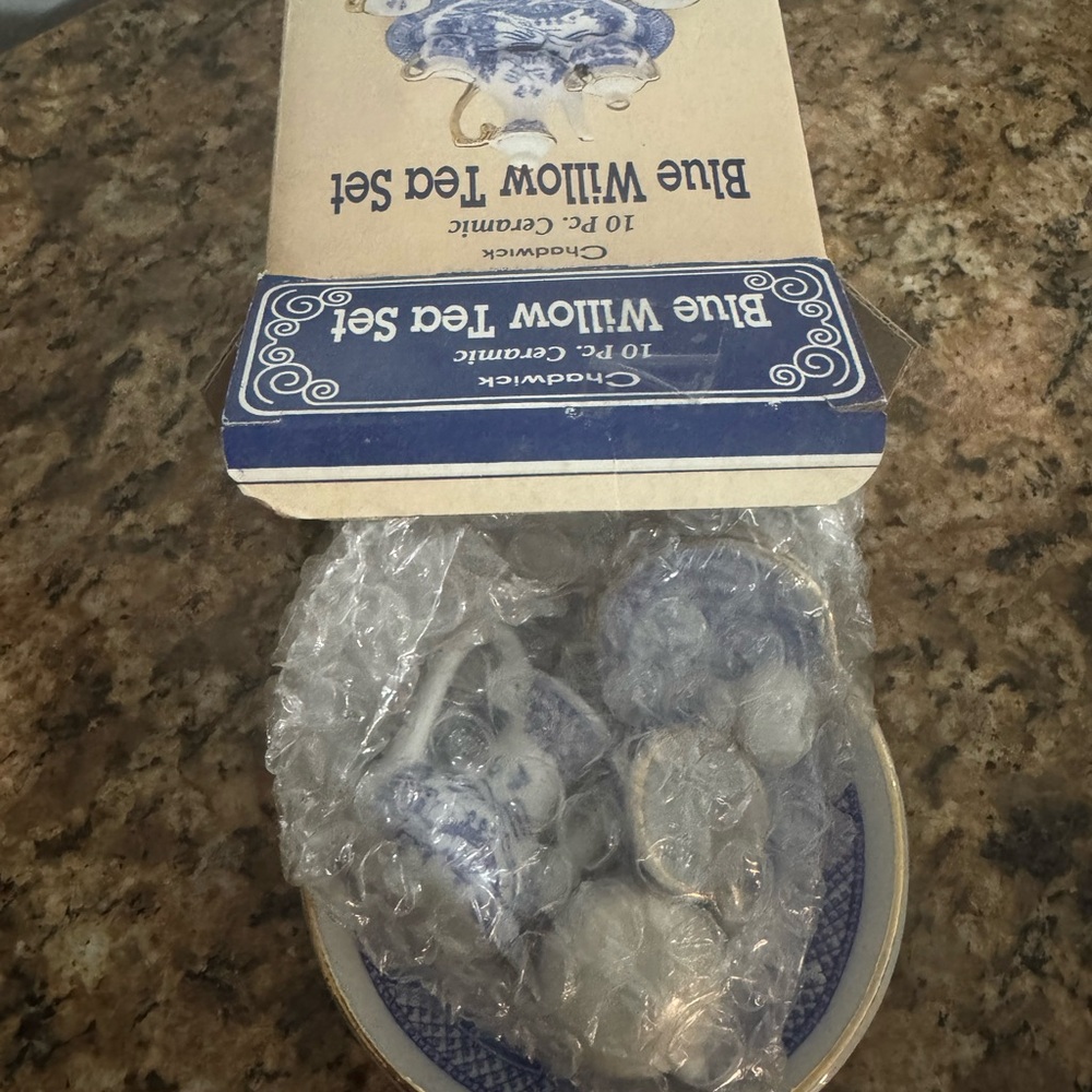 Vintage Miniature Blue Willow Tea Set In packaging/box 10 piece ceramic Chadwick - Picture 7 of 7